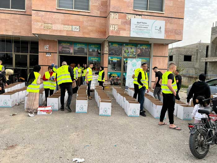 يوم حافل ومليئ بلطاقات الشبابيه والجهود المباركة في تحضير ما يقارب 500 طرد غذائي